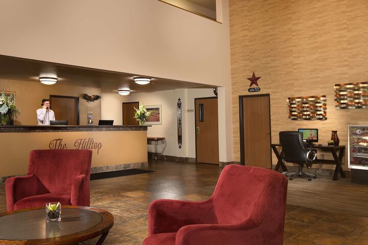 Coast Hilltop Inn - thumb 7