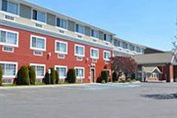 Coast Hilltop Inn - thumb 3