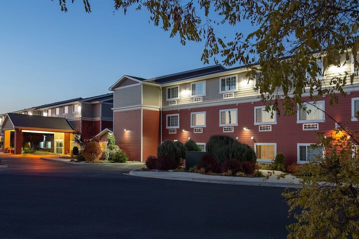 Coast Hilltop Inn - thumb 2