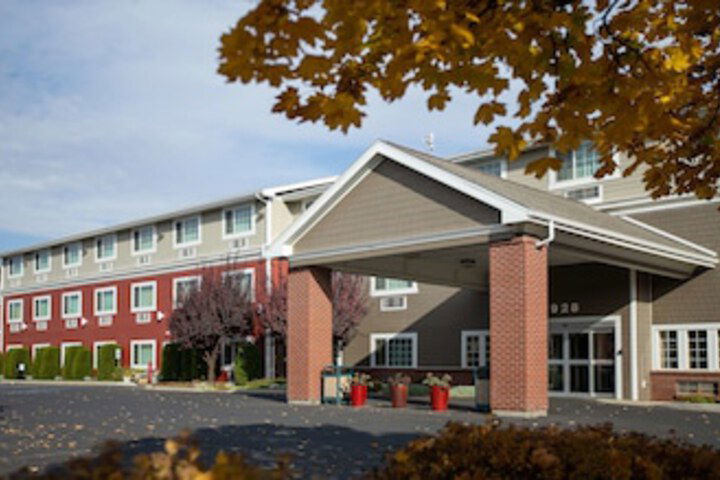 Coast Hilltop Inn - thumb 0