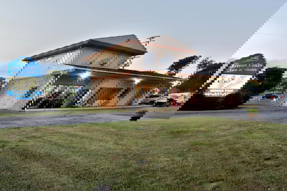 Great Lakes Inn And Suites - thumb 1