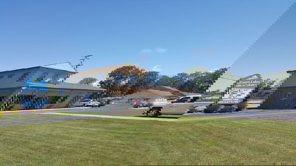 Great Lakes Inn And Suites - thumb 2