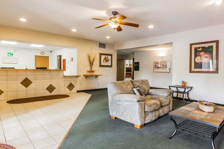 Quality Inn And Suites - thumb 7