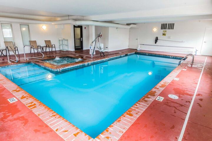 Quality Inn And Suites - thumb 6