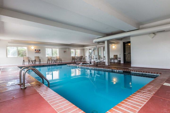 Quality Inn And Suites - thumb 4