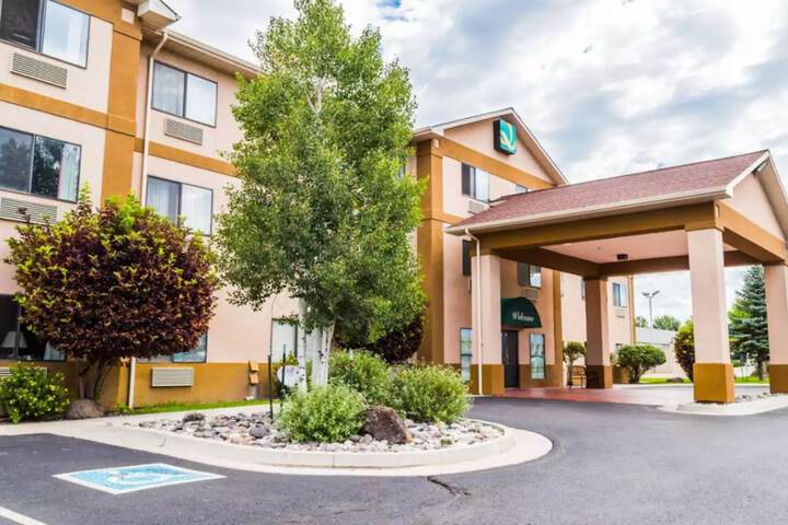 Quality Inn And Suites - thumb 3