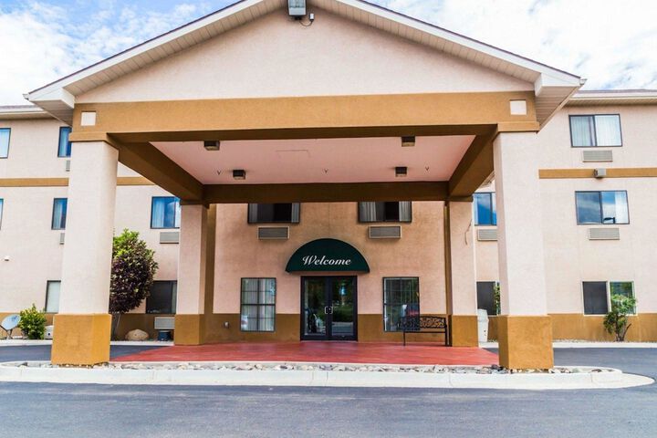 Quality Inn And Suites - thumb 2