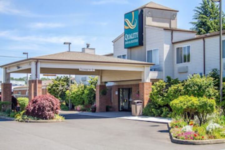 Quality Inn & Suites Longview Kelso - thumb 0