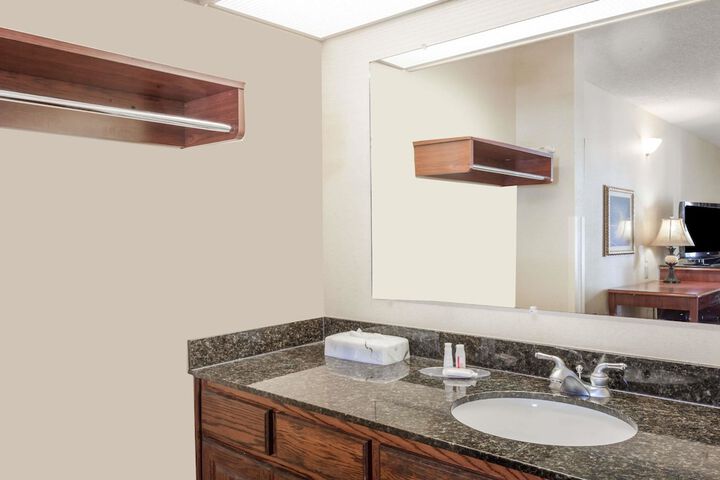 Baymont By Wyndham Hickory - thumb 4