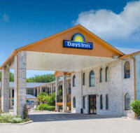 Days Inn by Wyndham San Antonio - Accommodation Denver