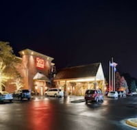 Best Western Plus White Bear Country Inn - Accommodation Denver