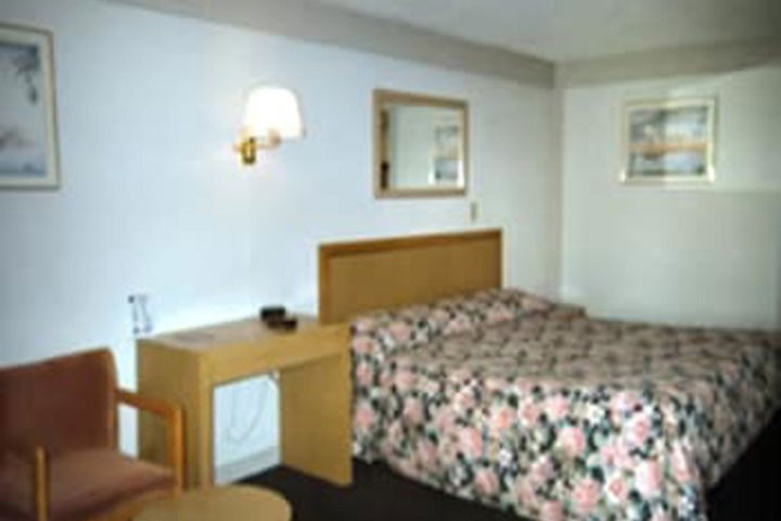 Knights Inn Bishop Airport - thumb 7