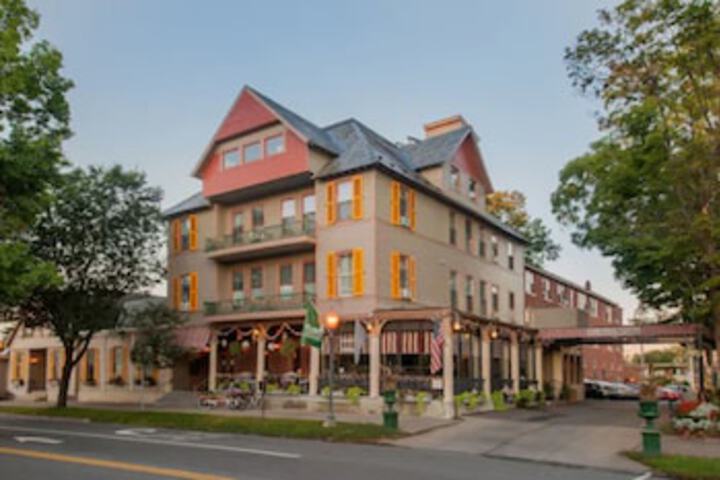 The Inn At Saratoga - thumb 0