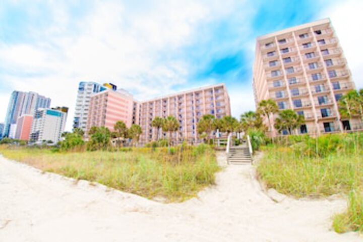 Sandcastle Oceanfront Resort At The Pavilion - thumb 0