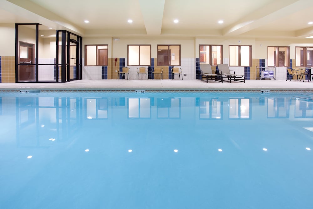 Holiday Inn Express Hotel & Suites LAMAR, An IHG Hotel - thumb 5