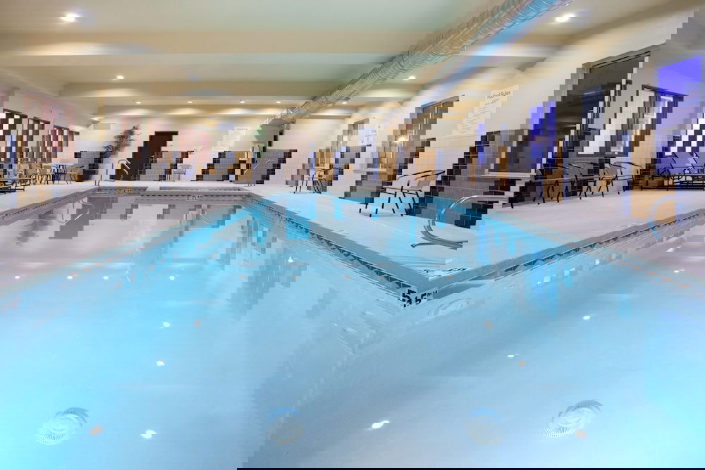 Holiday Inn Express Hotel & Suites LAMAR, An IHG Hotel - thumb 3