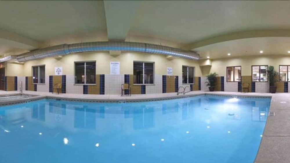 Holiday Inn Express Hotel & Suites LAMAR, An IHG Hotel - thumb 6