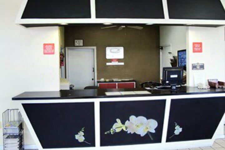 Rodeway Inn & Suites Wilmington North - thumb 5