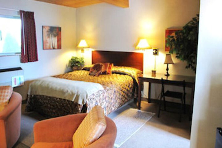 Hudson Manor Inn - thumb 4