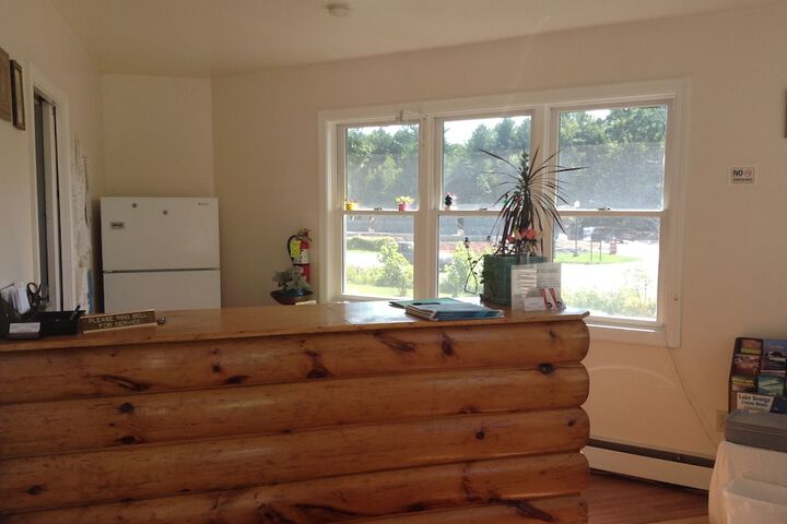 Robin Hood Motel - thumb 2