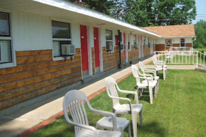 Robin Hood Motel - thumb 1