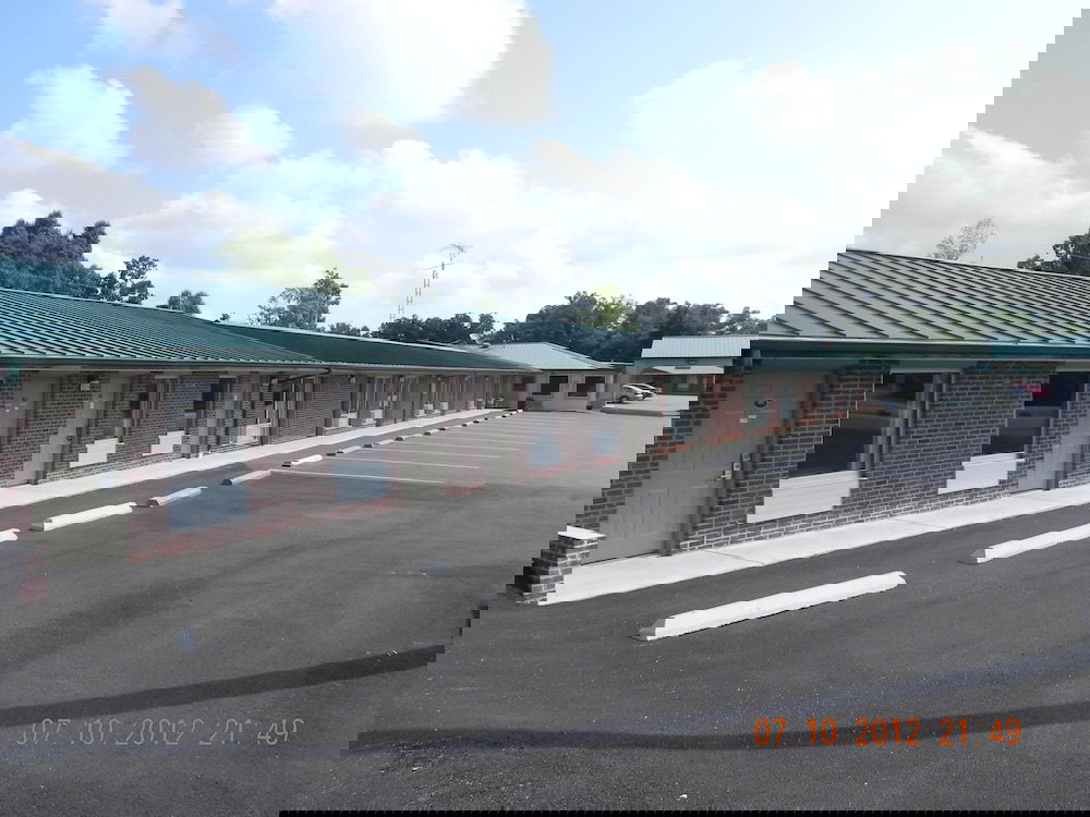 Relax Inn & Suites - thumb 1