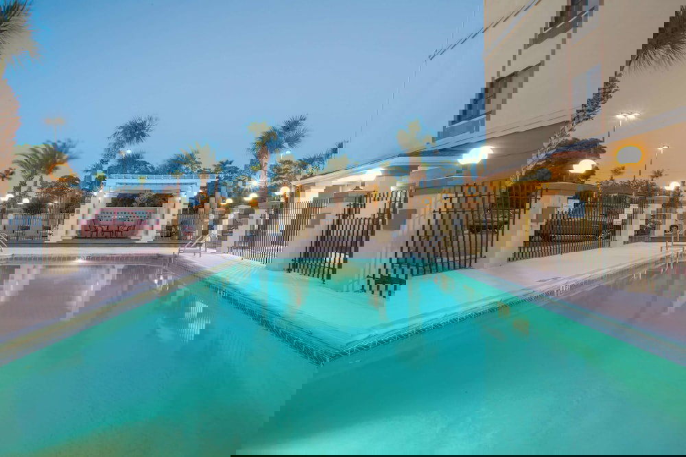 La Quinta Inn & Suites By Wyndham Fort Walton Beach - thumb 1