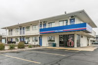 Motel 6 Janesville WI