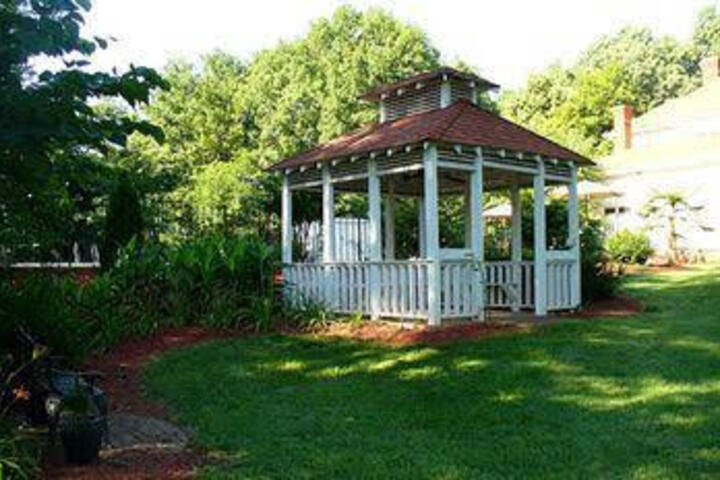 The Inn At Hickory - thumb 2