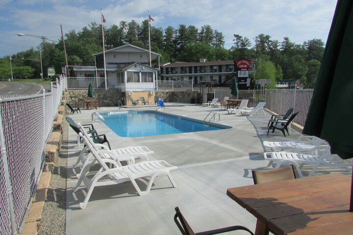 The Lake George Inn - thumb 2