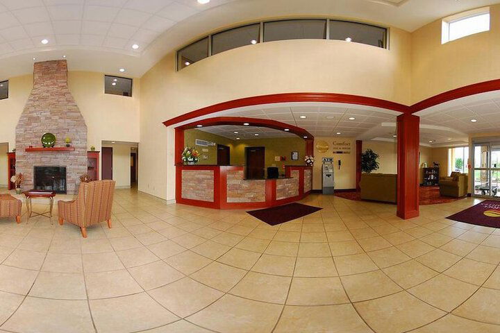 Comfort Inn & Suites - thumb 3