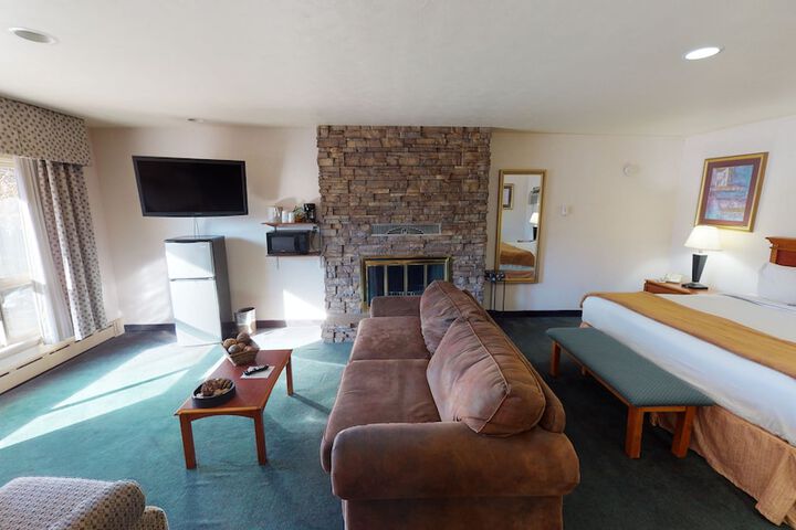 Red Arrow Inn & Suites - thumb 6