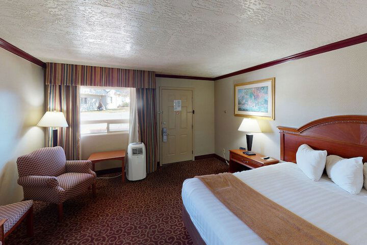 Red Arrow Inn & Suites - thumb 4