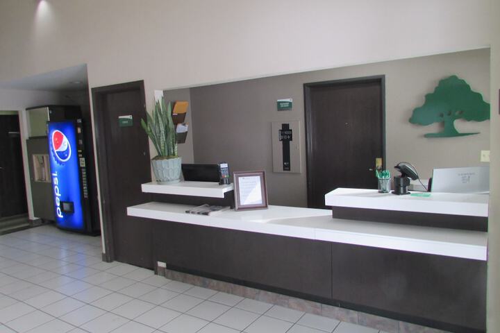 GreenTree Inn Montrose - thumb 6