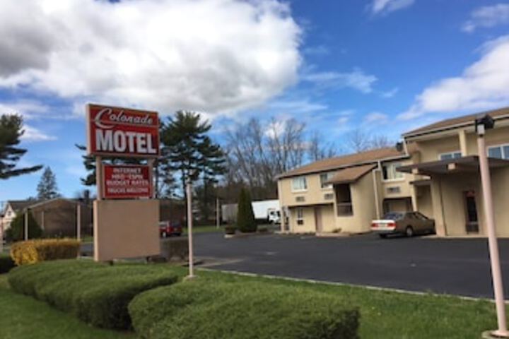 Colonade Motel - thumb 0