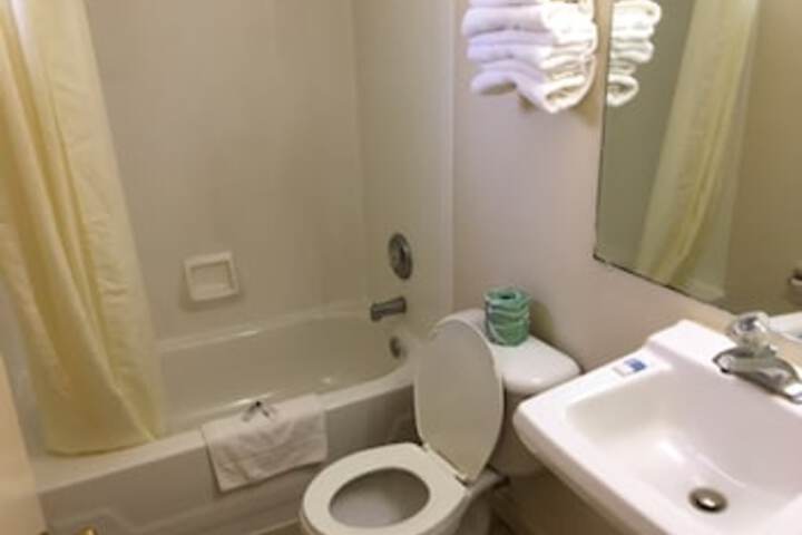 Colonade Motel - thumb 5