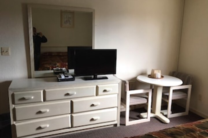 Colonade Motel - thumb 7