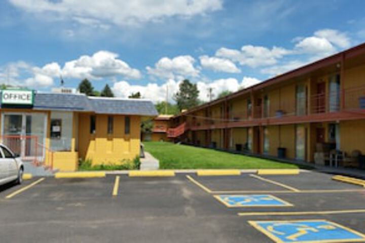 Essex House Motel - thumb 0