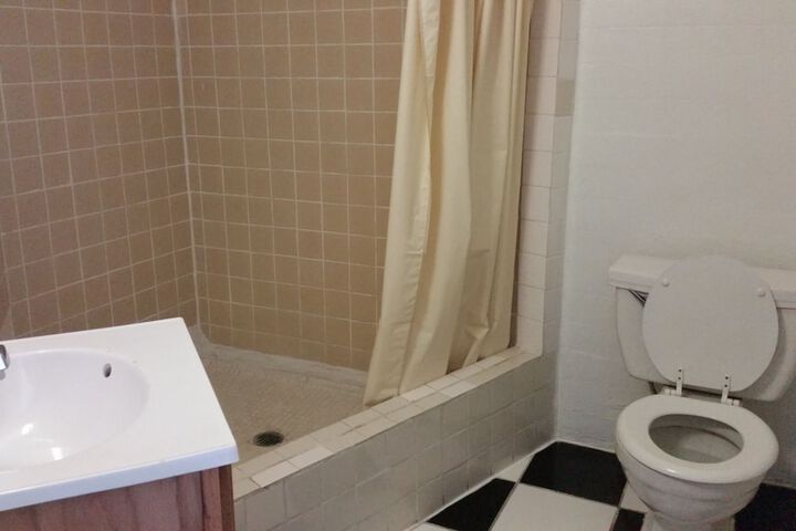 Essex House Motel - thumb 4