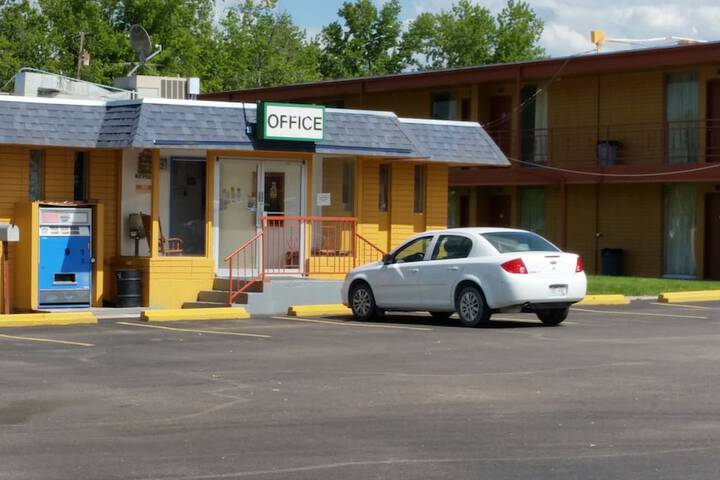 Essex House Motel - thumb 2