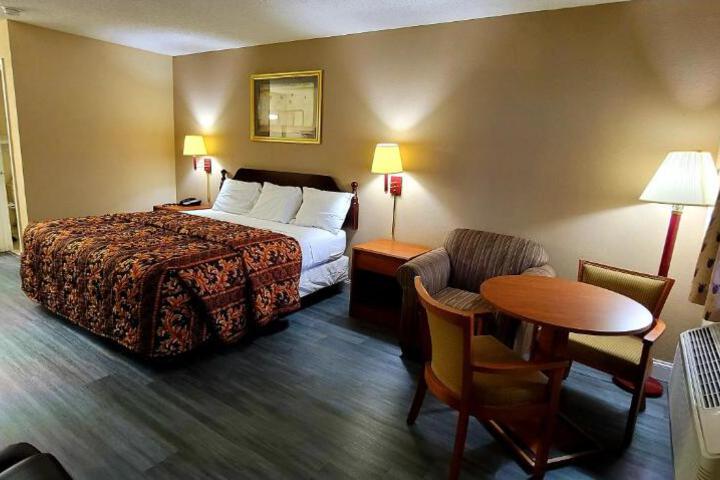 Regency Travel Inn - thumb 3