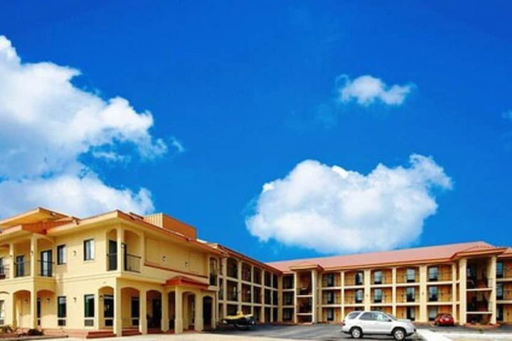 Fairway Inn - thumb 1