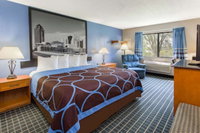 Super 8 by Wyndham Iowa City/Coralville