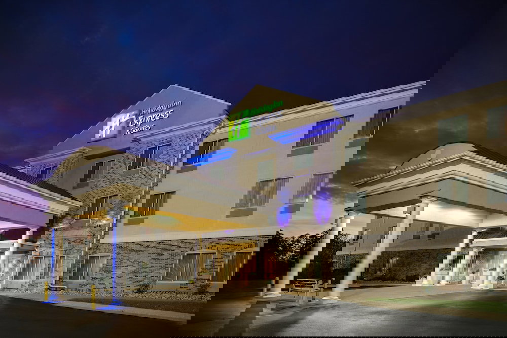 Holiday Inn Express Hotel & Suites Clinton, An IHG Hotel - thumb 0