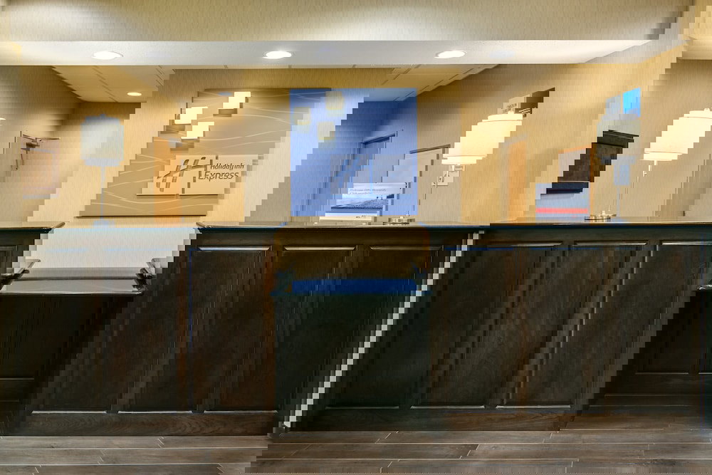 Holiday Inn Express Hotel & Suites Clinton, An IHG Hotel - thumb 3