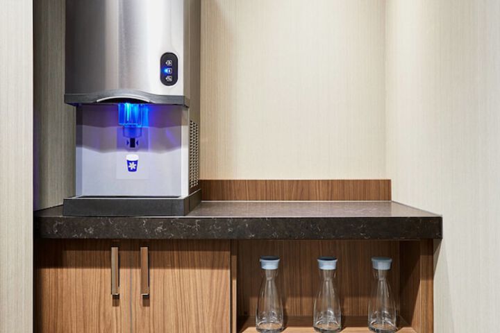 AC Hotel By Marriott Madison Downtown - thumb 2