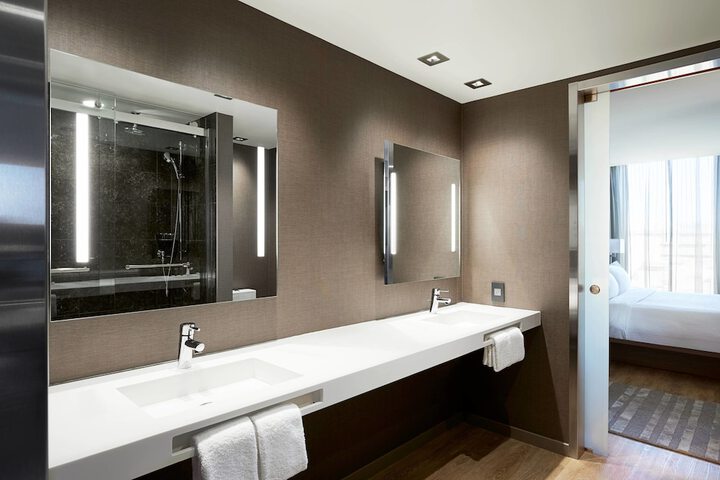 AC Hotel By Marriott Madison Downtown - thumb 3