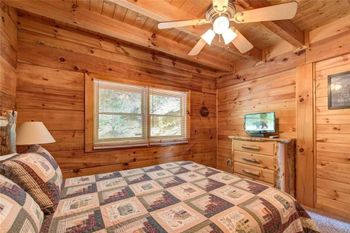 Scenic Solitude 1 Bedroom Home With Hot Tub - thumb 5