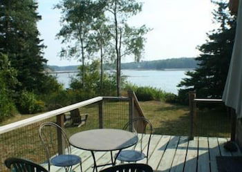 Dow Road Waterfront Cottage - One Bedroom Home - thumb 5