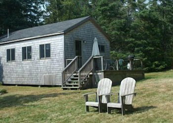 Dow Road Waterfront Cottage - One Bedroom Home - thumb 6